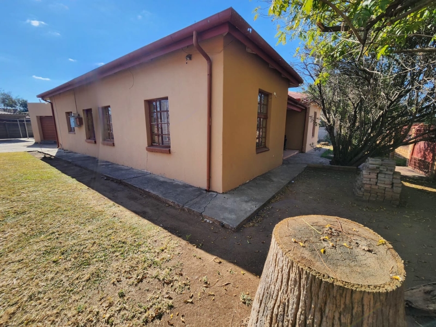 4 Bedroom Property for Sale in Rustenburg North North West